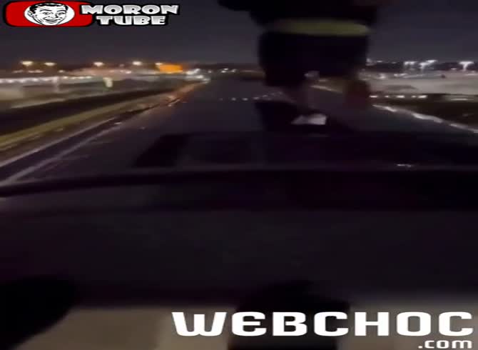 Video :It is not a good idea to walk on the roof of a moving train!